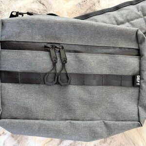 Defy Sling/Crossbody Bag (gray and black, gorgeous pack, approx. 8 liters)